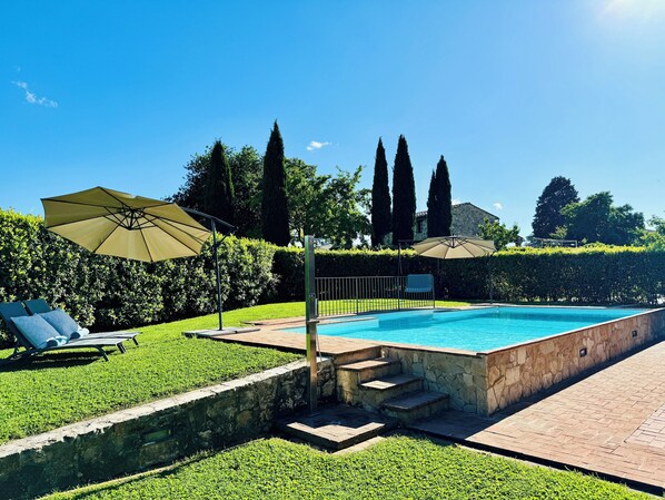 Title (Pool and garden)