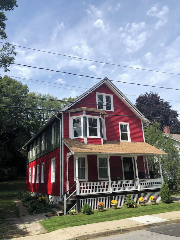 39 Pearl St. Street View