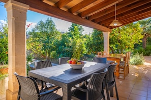 Outdoor dining