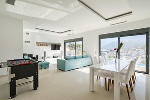 Spielezimmer