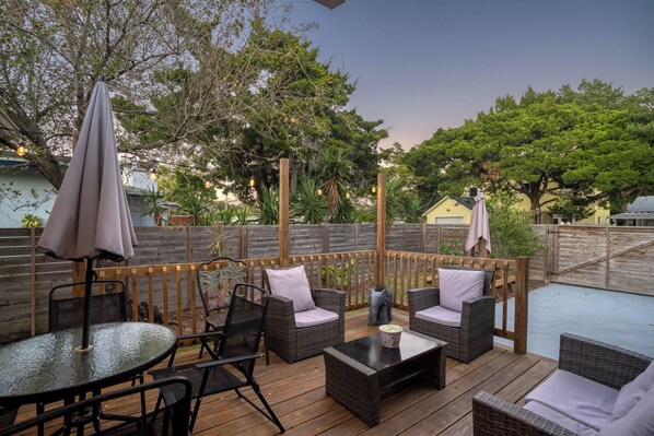 Outdoor dining