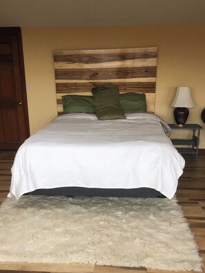Queen size Bed