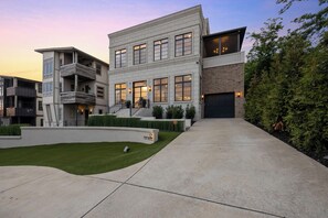 Front driveway and parking