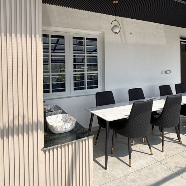 Outdoor dining