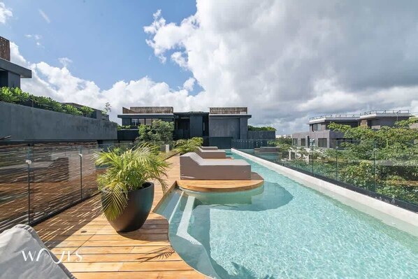Shared pool on the terrace