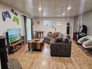 Game Room (downstairs) 