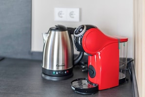 Kaffee und/oder Kaffeemaschine