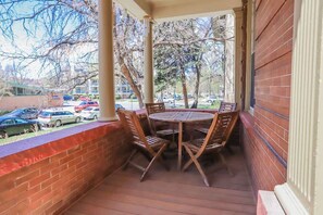 Shared front porch to indulge in the outdoors and enjoy yourself