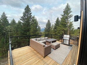 Large upper deck. 