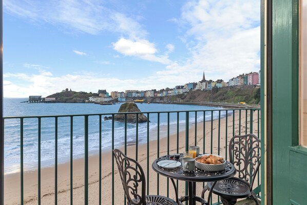 Direct Beach Access, Sea Views