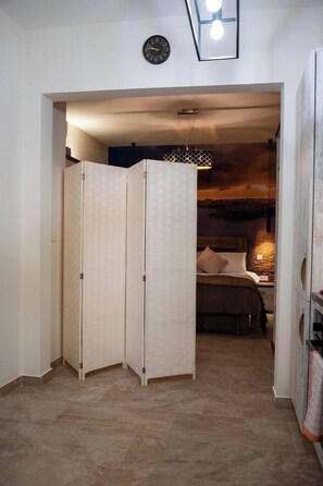 Kitchen/Bedroom (1)