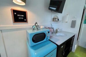 Kitchenette with Retro Fridge and Microwave, and ample sized freezer