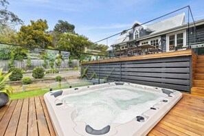 Spa & Deck