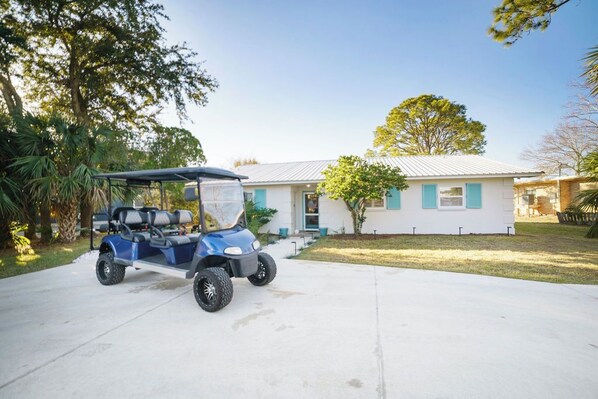 GOLF CART INCLUDED! (1)