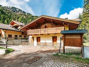Mountain Range, Hill, House, Roof, Hill Station, Valley, Village, Cottage, Alps, Ridge