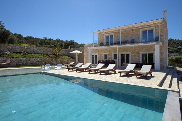Building Exterior, Outdoor, Pool