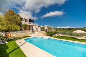 Building Exterior, Outdoor, Pool, Spring, Summer