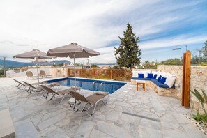 Building Exterior, Outdoor, Pool