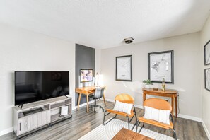 Living Room | Futon | Smart TV | Free WiFi | Central Heating