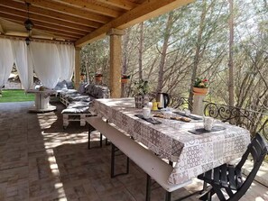 Outdoor dining