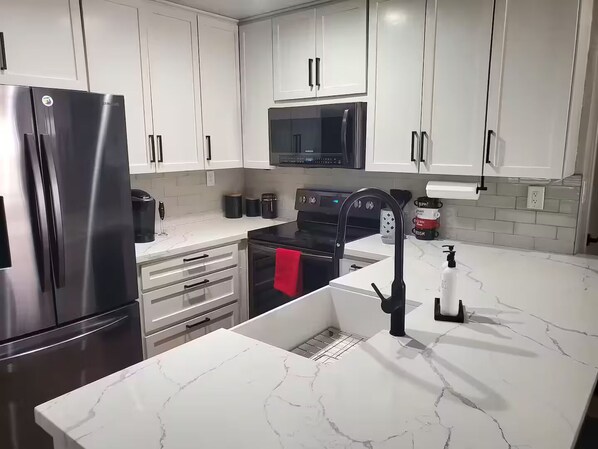 Full Kitchen with Samsung appliances