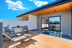 Canes Suites | HotelPraxis Group