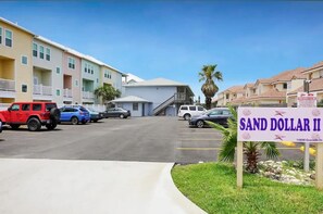 Welcome to Sand Dollar II! Your stress-free beach escape starts here with convenient parking and easy access to the shore. Settle in and soak up the coastal vibes! 🌊☀️