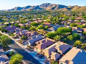 Located in the GORGEOUS Anthem Country Club, with beautiful walking paths and Daisey Mountain views everywhere you look! Two 18 hole golf courses in the community. 