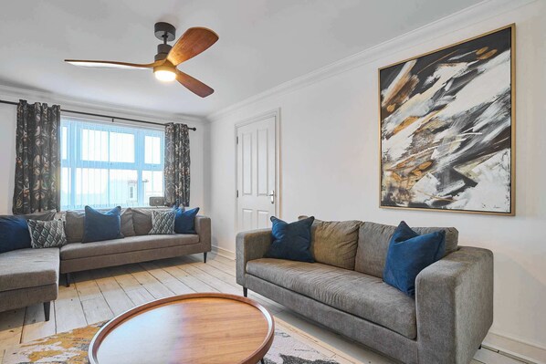 Honeycomb House, Launceston - Host & Stay