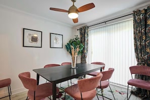 Cherry Blossom House, Launceston - Host & Stay