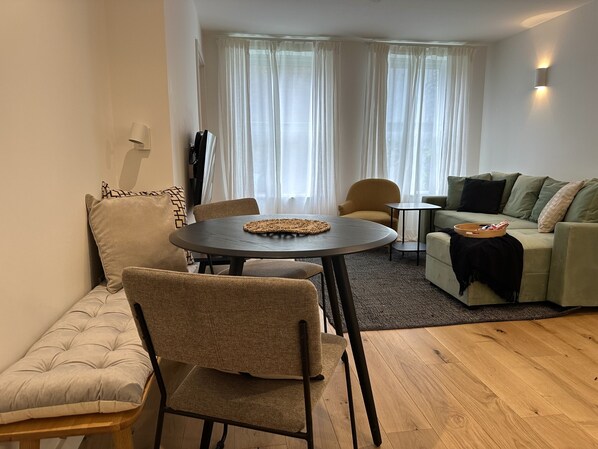 Living Room / Lounge