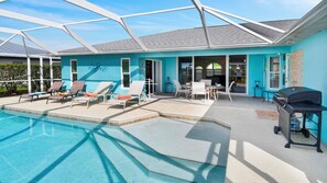 The sun terrace offers space for 4 sun loungers