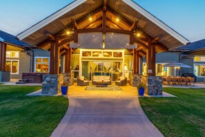 Rear porch with sliding  glass wall