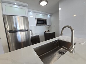 OPEN KITCHEN