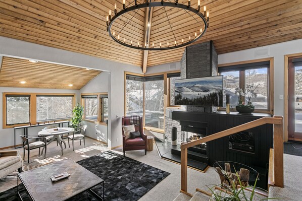 Indoors, Furniture, Living Room, Home Decor, Chair