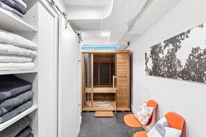 Infrared Low-EMF Sunlighten sauna for ultimate relaxation!