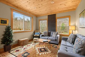 Sitting Room | Free WiFi | Central A/C & Heat | 1st Floor