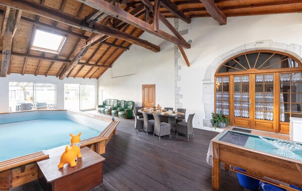 pool