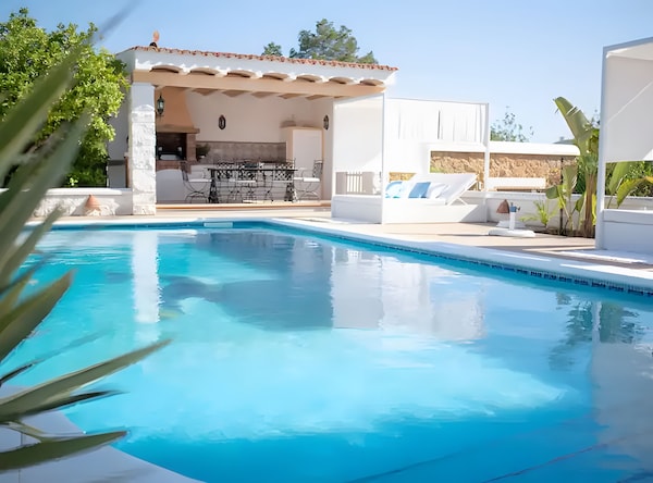 Villa 'Can Americano, Your Oasis Of Peace' Avec Vue Sur La Montagne, Wi-fi Et Climatisation - Île de Ibiza