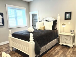Bedroom - The Retreat at Candlers Mountain
