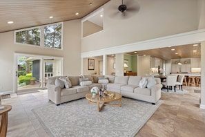 Prime Location: Minutes from reknown Sea Pines Golfing, Tennis Courts, Harbour Town, Lawton Stables and trails.