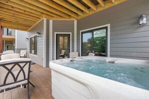 Nice spacious lower deck with a hot tub!