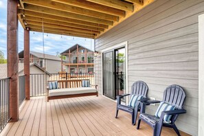 Lower Level Patio - Porch Swing