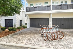 Home includes 6 adult bikes to explore all of 30a!