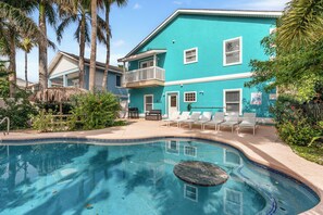 Beautiful Oasis in your very own backyard!