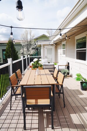 Outdoor dining