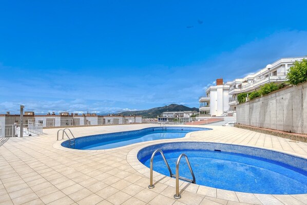 Holiday Home Swimming Pool