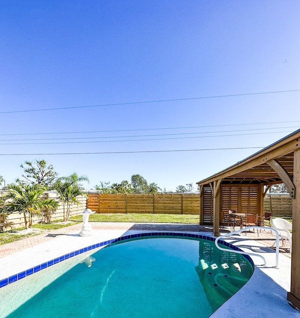 Swimming pool