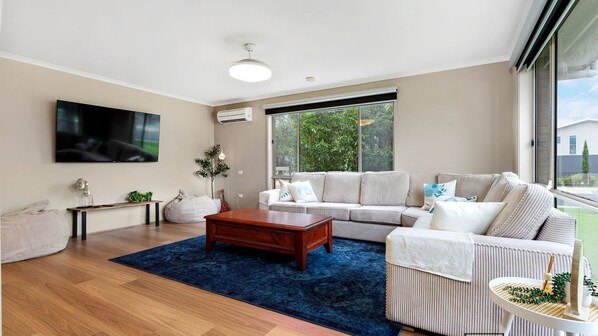 Loungeroom