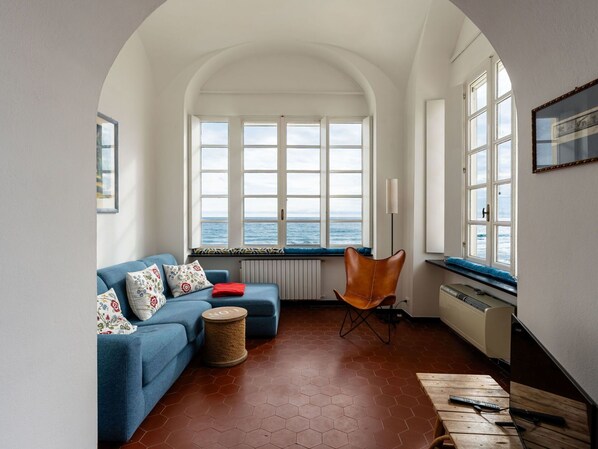 Möbel, Interior Design, Flooring, Fussboden, Decke, Couch, Zimmer, Wohnzimmer, Wohnung